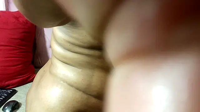 Snapshot of SweetMellowX1 chatting on December 16, 2025, 9:08 pm SweetMellowX1 online show from December 16, 2025, 9:08 pm