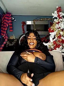 Snapshot of AmazonianMistress chatting on December 20, 2025, 10:12 pm AmazonianMistress online show from December 20, 2025, 10:12 pm