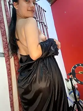 littlemelii online show from December 29, 2024, 7:50 am