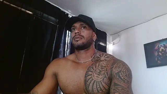Snapshot of manolofitt chatting on July 16, 2026, 3:53 pm manolofitt online show from July 16, 2026, 3:53 pm