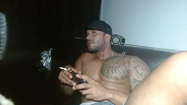 Snapshot of manolofitt chatting on May 31, 2026, 1:00 am manolofitt online show from May 31, 2026, 1:00 am