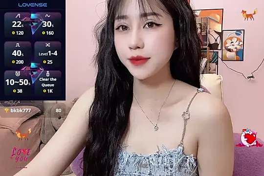  LLisa  online show from March 9, 2025, 5:49 pm