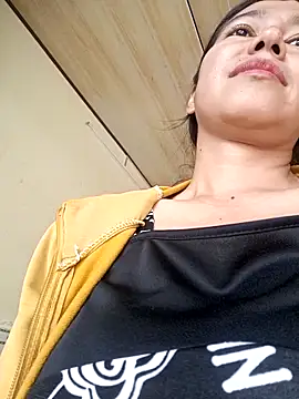 2HotAsain4u online show from December 5, 2025, 2:32 am