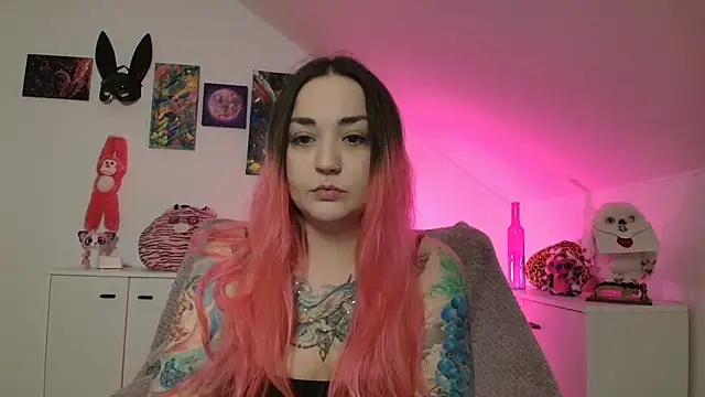 PinkHurricaneOfficial online show from March 5, 2026, 6:15 pm