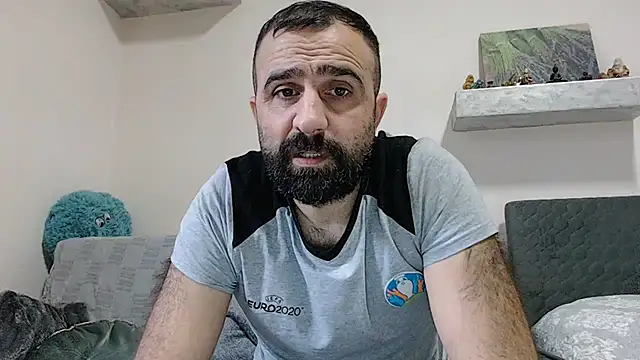 Snapshot of ivat80 chatting on December 18, 2024, 6:53 am ivat80 online show from December 18, 2024, 6:53 am