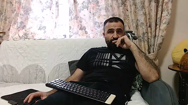 Snapshot of ivat80 chatting on February 13, 2025, 3:14 pm ivat80 online show from February 13, 2025, 3:14 pm