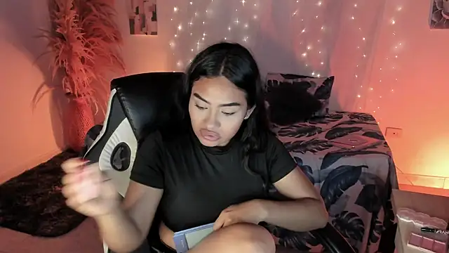 Riana Kean online show from March 4, 2026, 3:14 am