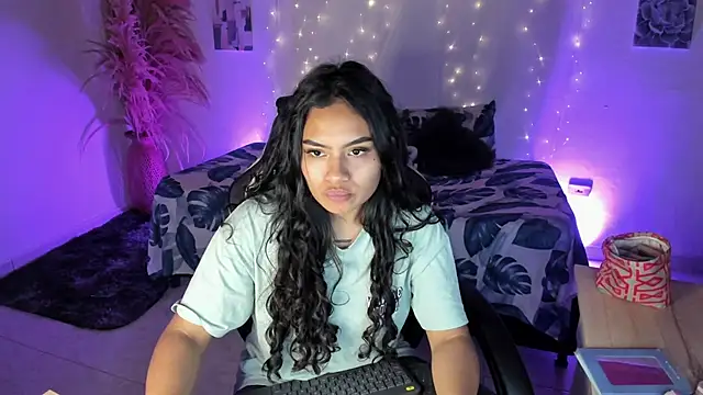 Riana Kean online show from February 16, 2026, 3:38 am