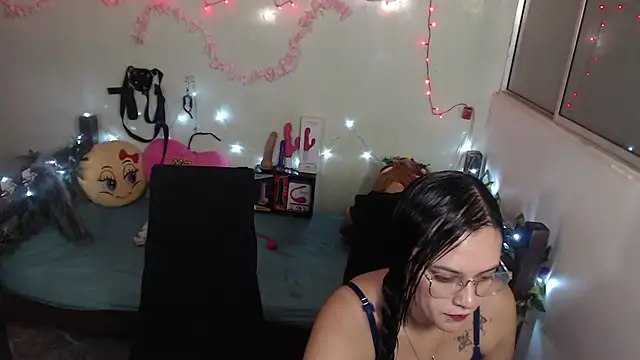 01antoniafranco online show from February 17, 2025, 6:09 am