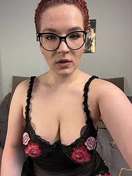 MrMrsRight online show from March 28, 2026, 12:28 pm