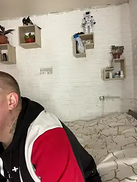 Snapshot of MrMrsRight chatting on November 26, 2025, 8:25 am MrMrsRight online show from November 26, 2025, 8:25 am