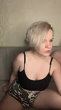 Snapshot of MrMrsRight chatting on March 7, 2025, 7:16 pm MrMrsRight online show from March 7, 2025, 7:16 pm