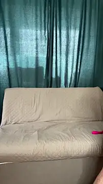 Snapshot of MrMrsRight chatting on March 18, 2025, 8:17 am MrMrsRight online show from March 18, 2025, 8:17 am