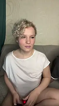 Snapshot of MrMrsRight chatting on March 11, 2025, 7:25 pm MrMrsRight online show from March 11, 2025, 7:25 pm