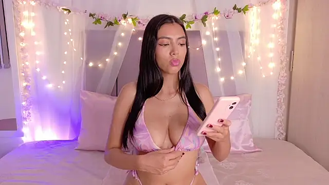 Julie Bennet online show from January 7, 2026, 12:15 am