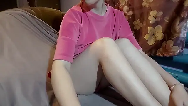 Snapshot of _Kitti_ chatting on December 19, 2025, 5:48 pm Kitti online show from December 19, 2025, 5:48 pm