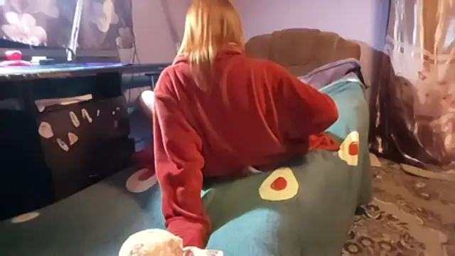 Snapshot of _Kitti_ chatting on February 21, 2026, 5:37 pm Kitti online show from February 21, 2026, 5:37 pm