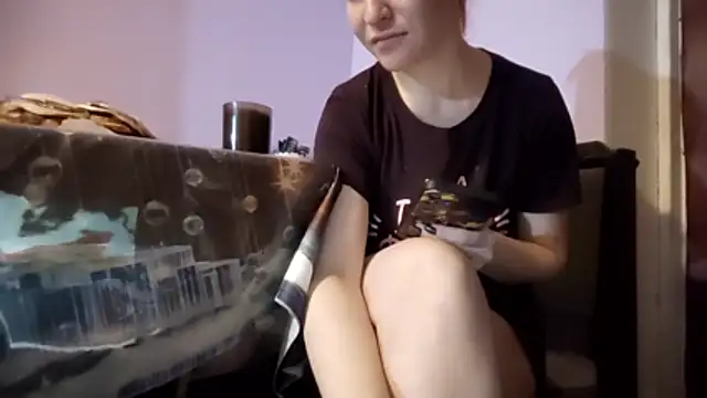 Snapshot of _Kitti_ chatting on December 18, 2025, 1:55 am Kitti online show from December 18, 2025, 1:55 am