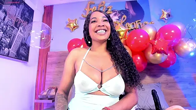 Snapshot of Aliisson_Cruz chatting on November 7, 2025, 2:49 am Aliisson Cruz online show from November 7, 2025, 2:49 am