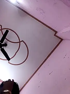 Snapshot of Beauty-khan chatting on March 6, 2025, 6:05 pm Beauty-khan online show from March 6, 2025, 6:05 pm