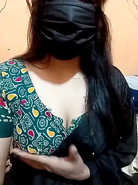 Snapshot of Beauty-khan chatting on October 27, 2025, 5:03 pm Beauty-khan online show from October 27, 2025, 5:03 pm