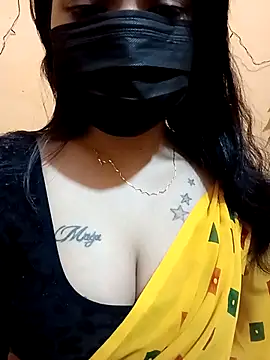 Snapshot of Beauty-khan chatting on October 24, 2025, 6:51 pm Beauty-khan online show from October 24, 2025, 6:51 pm