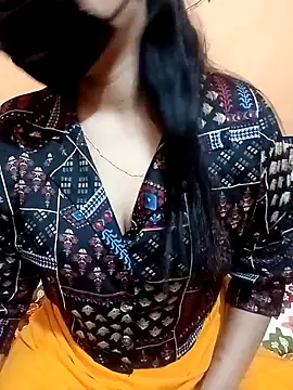 Snapshot of Beauty-khan chatting on October 28, 2025, 11:42 am Beauty-khan online show from October 28, 2025, 11:42 am