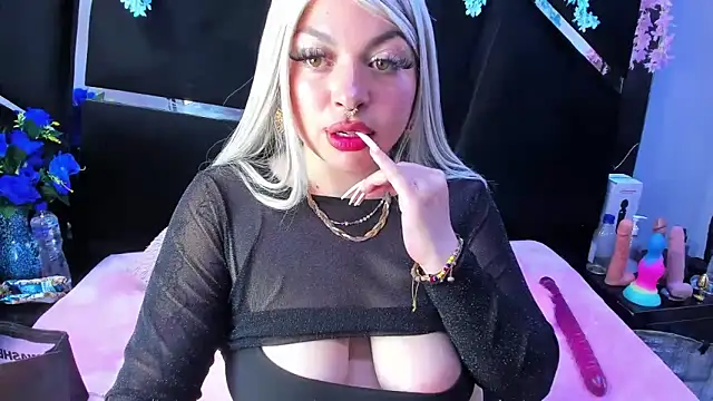 Snapshot of Cocoo_Nuth chatting on November 9, 2025, 2:59 am Cocoo Nuth online show from November 9, 2025, 2:59 am