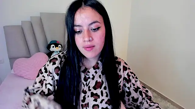 Snapshot of Alli_cooper chatting on March 15, 2025, 4:24 am Alli cooper online show from March 15, 2025, 4:24 am