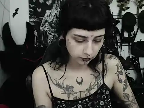 Snapshot of n0sferatus__ chatting on May 22, 2026, 2:20 am n0sferatus online show from May 22, 2026, 2:20 am