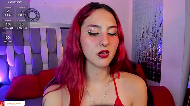 Megan wolf1  online show from January 30, 2025, 5:30 am