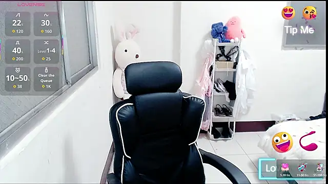 aFanny online show from March 6, 2026, 2:34 pm