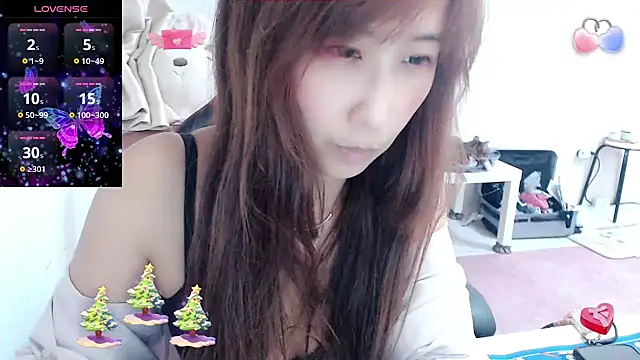 Snapshot of aFanny chatting on March 14, 2025, 2:30 pm aFanny online show from March 14, 2025, 2:30 pm