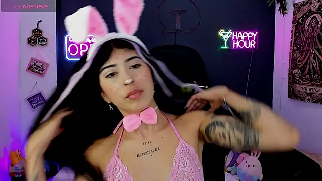 chaymae nah  online show from April 6, 2026, 3:13 am