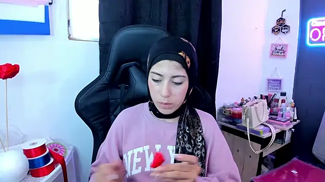 Snapshot of chaymae_nah_ chatting on April 22, 2026, 2:02 pm chaymae nah online show from April 22, 2026, 2:02 pm