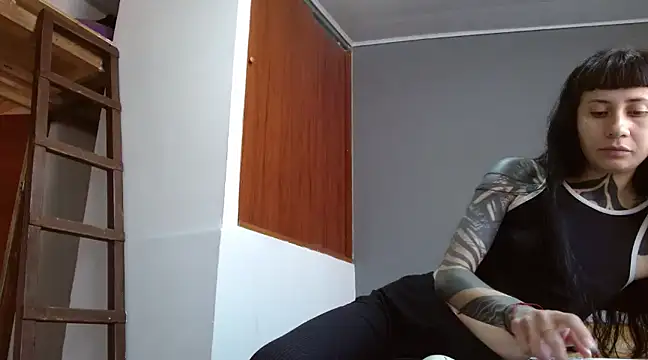 Snapshot of Emilia_1995 chatting on March 10, 2025, 12:38 pm Emilia 1995 online show from March 10, 2025, 12:38 pm