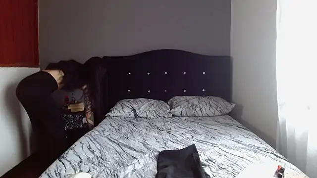 Snapshot of Emilia_1995 chatting on October 14, 2025, 4:40 pm Emilia 1995 online show from October 14, 2025, 4:40 pm