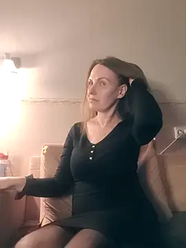 Evelina cute online show from March 15, 2026, 6:04 pm