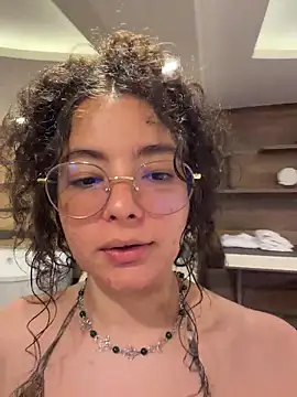 Snapshot of Antoniart_ chatting on May 25, 2026, 2:55 am Antoniart online show from May 25, 2026, 2:55 am