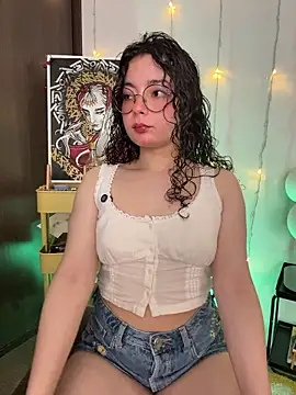 Snapshot of Antoniart_ chatting on October 25, 2025, 1:16 am Antoniart online show from October 25, 2025, 1:16 am