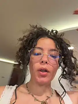 Snapshot of Antoniart_ chatting on May 20, 2026, 5:59 am Antoniart online show from May 20, 2026, 5:59 am