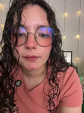 Snapshot of Antoniart_ chatting on October 28, 2025, 1:50 am Antoniart online show from October 28, 2025, 1:50 am