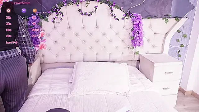 Snapshot of AmberGreyy_ chatting on May 22, 2026, 8:51 pm AmberGreyy online show from May 22, 2026, 8:51 pm