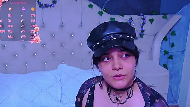 Snapshot of AmberGreyy_ chatting on April 23, 2026, 5:25 pm AmberGreyy online show from April 23, 2026, 5:25 pm