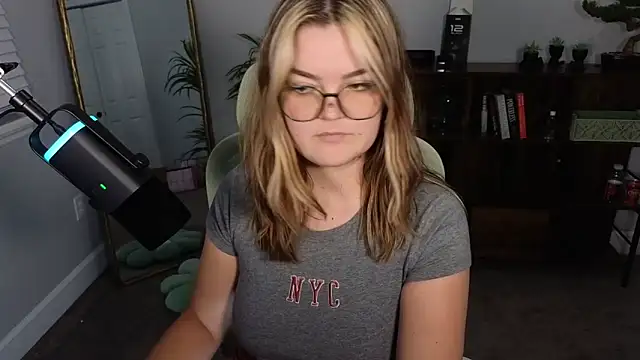 rodeobrii online show from October 4, 2025, 2:35 am