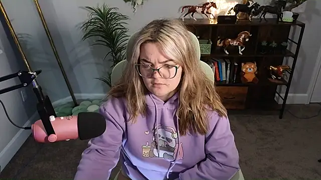 rodeobrii online show from November 15, 2025, 12:14 am