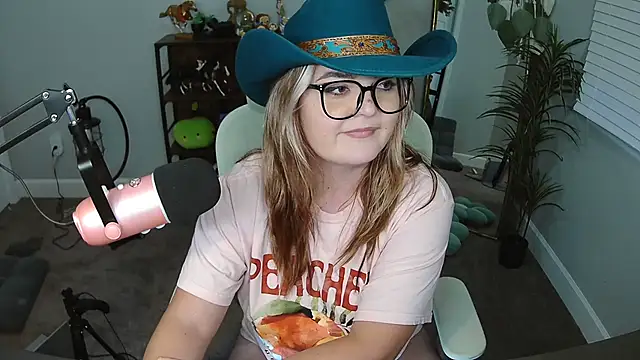 rodeobrii online show from May 18, 2026, 4:07 am