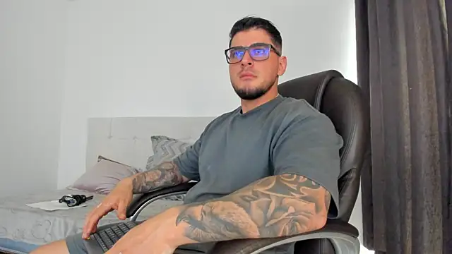 Snapshot of Teilor_Creed chatting on November 29, 2025, 6:19 pm Teilor Creed online show from November 29, 2025, 6:19 pm