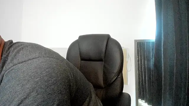 Snapshot of Teilor_Creed chatting on November 8, 2025, 8:23 pm Teilor Creed online show from November 8, 2025, 8:23 pm