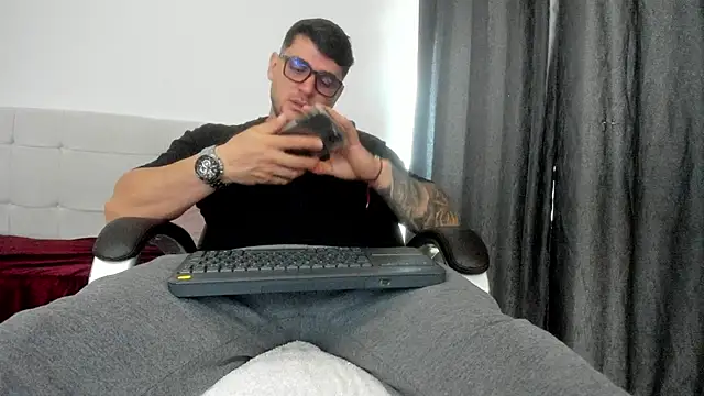 Snapshot of Teilor_Creed chatting on November 1, 2025, 2:55 pm Teilor Creed online show from November 1, 2025, 2:55 pm